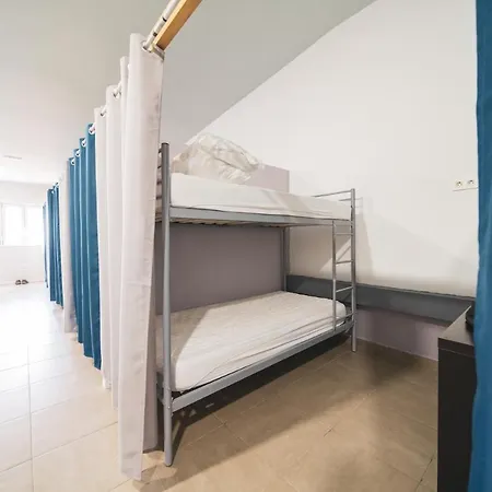 Vandrerhjem Barullo - Cubiculos - Literas - *