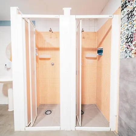 Barullo - Cubiculos - Literas - Hostel